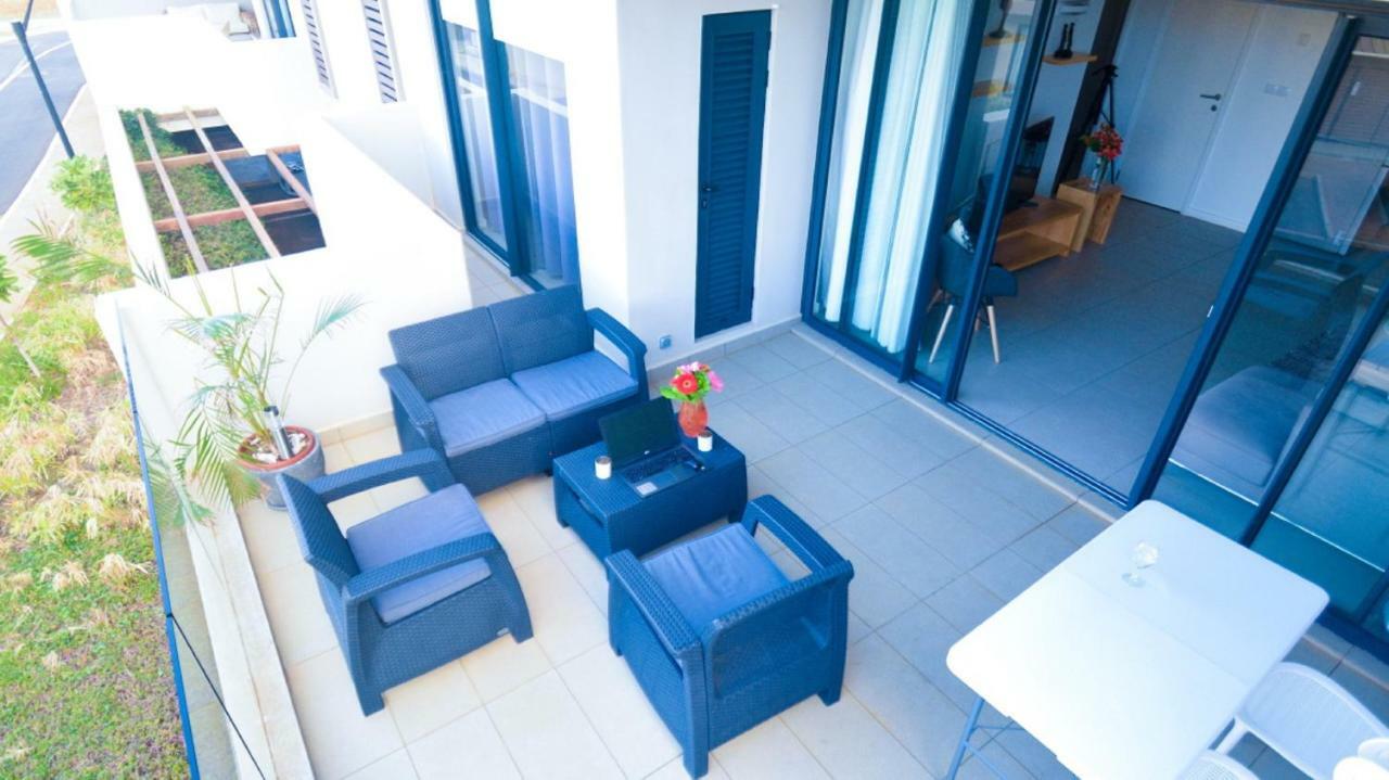 Azuri Resort -Sea View & Golf Luxury Apartment Roches Noires Exterior photo